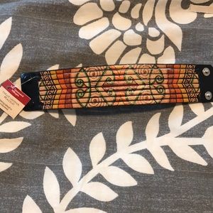 🆕 Handpainted tribal Indonesian leather bracelet